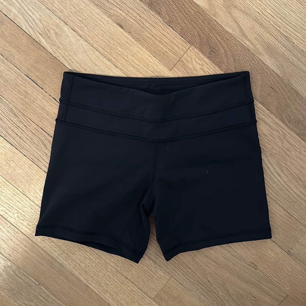 Lululemon black workout shorts size 6